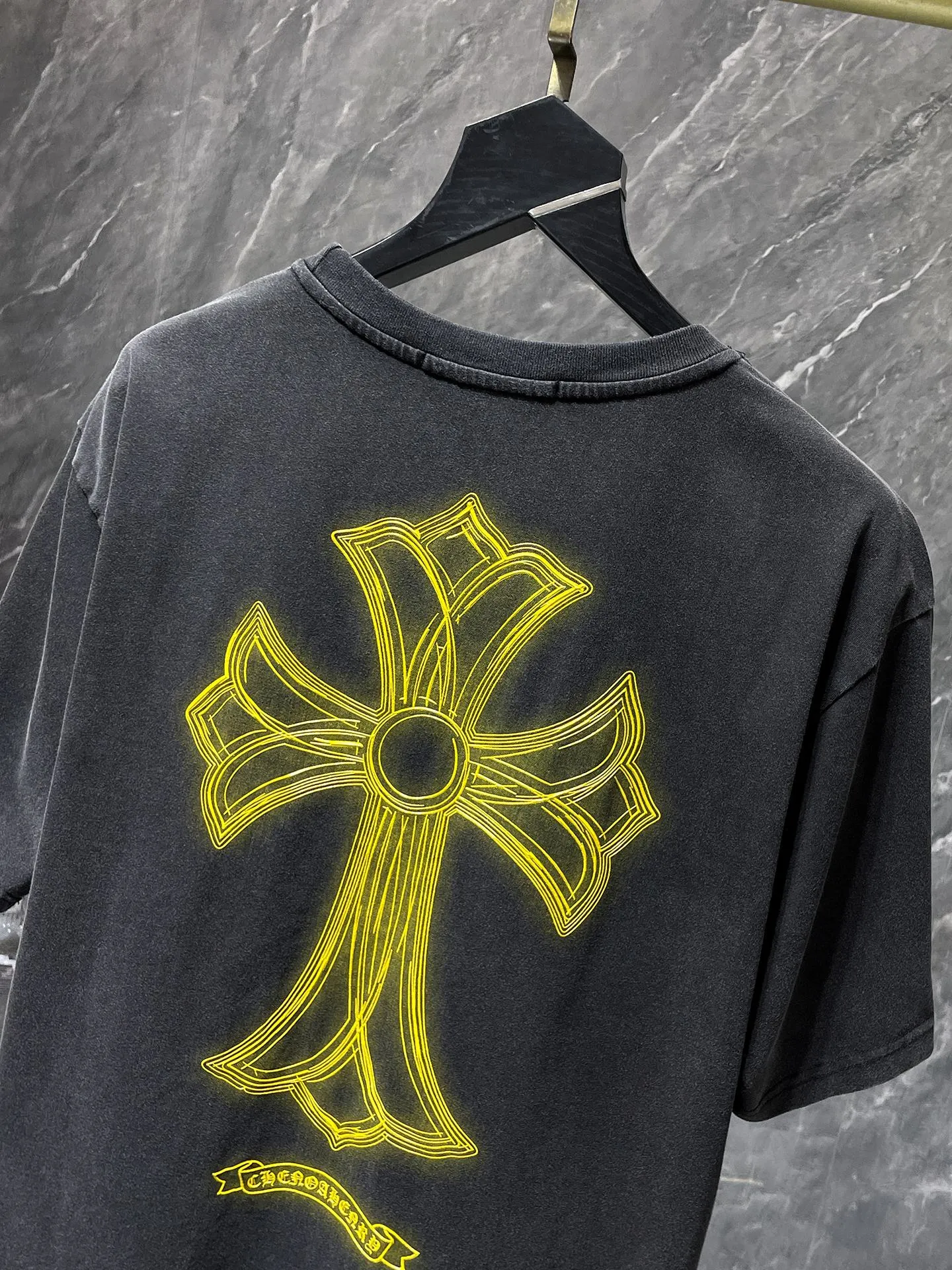 P166 New Chrome Hearts 25ss washable model for summer! ! High-weight, environmentally friendly and high-quality top-quality fabric 280g Crow Sanskrit cross foamed short-sleeves. Counter synchronization. 1:1 replica version. Recommended color: black. Size: S, M, L, XL.